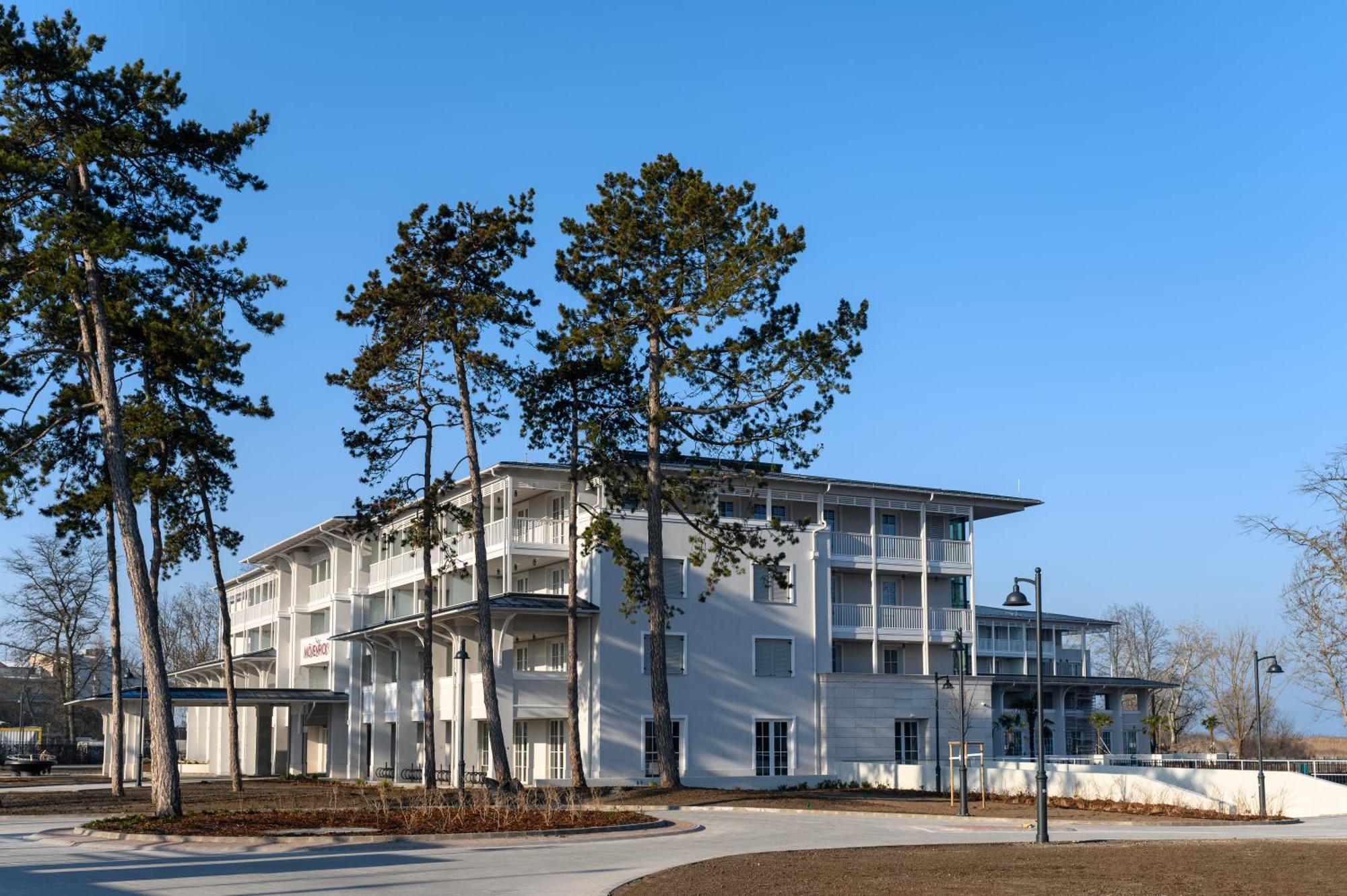 Moevenpick Balaland Resort Lake Balaton Szantod Exterior photo